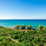 Belleza beachfront Apartment